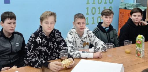 опять кушаем...